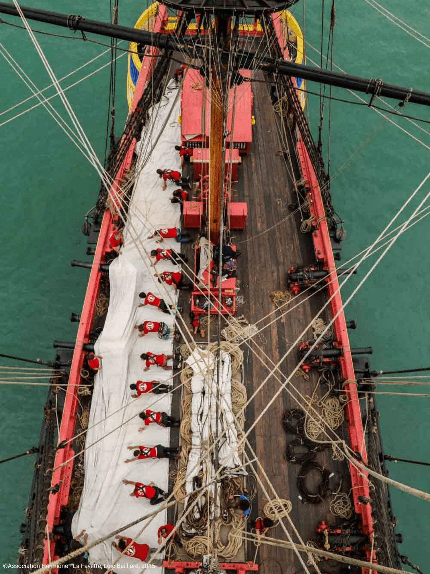 Fabrication Des Nouvelles Voiles De L Hermione Hermione La Fr Gate