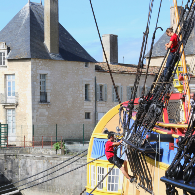 goudronnage des haubas d’Artimon