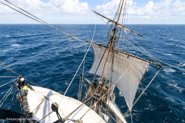 depuis la vergue de grand hunier