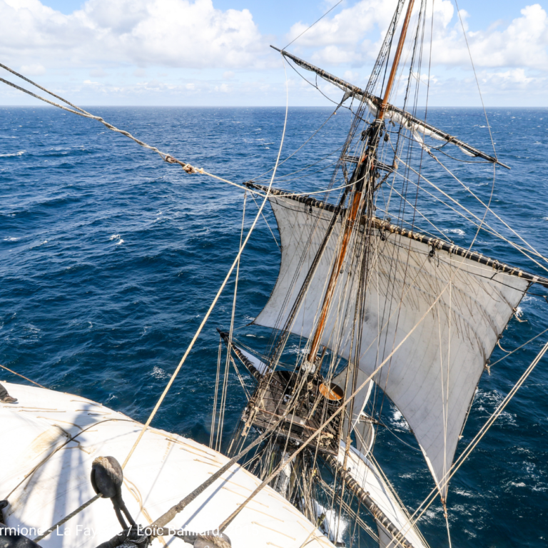 depuis la vergue de grand hunier