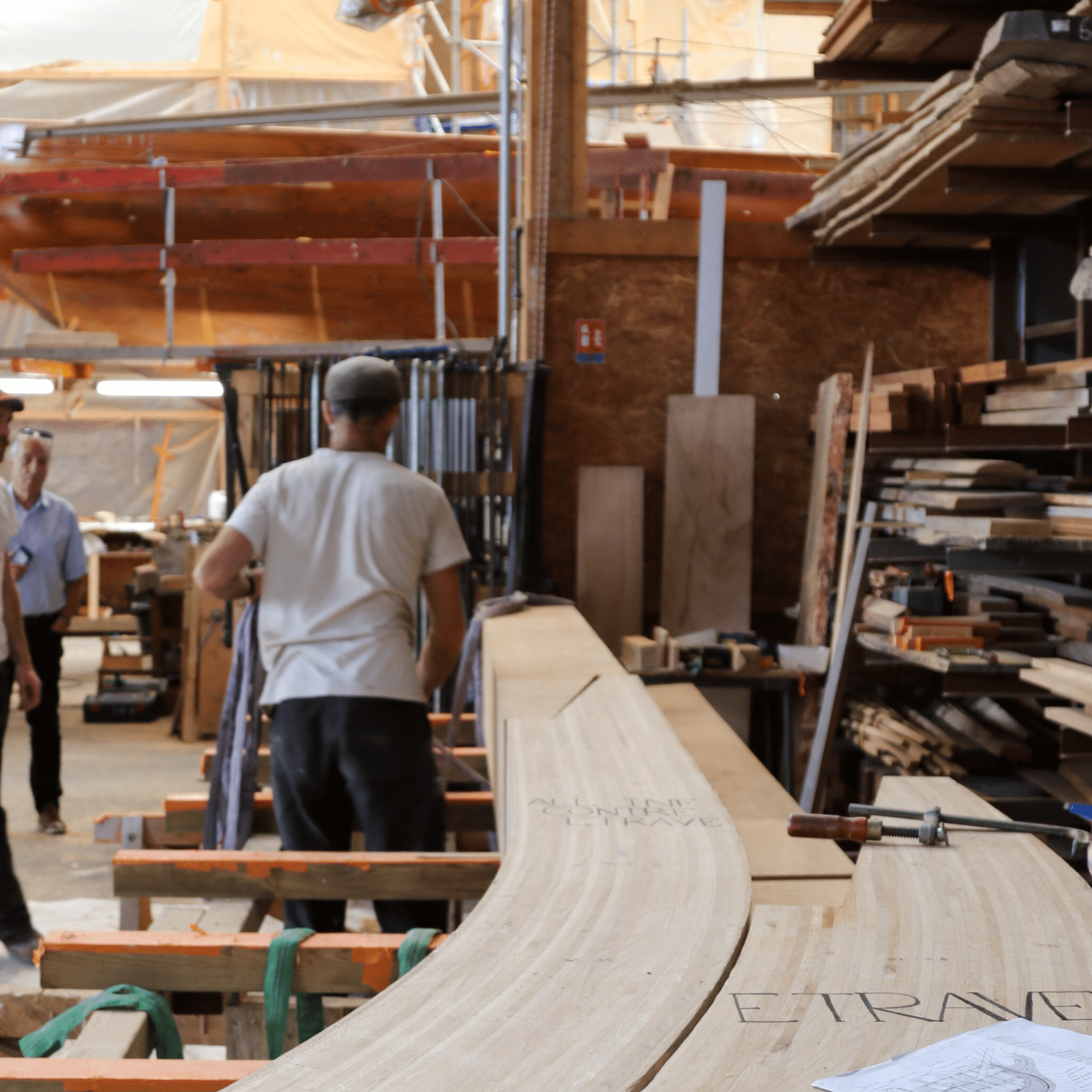 étrave et allonge inférieure de contre étrave dans les ateliers du chantier du Guip