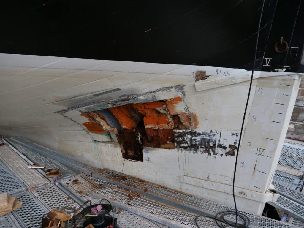 Début des diagnostics de restauration de la coque de L'Hermione - nov.21